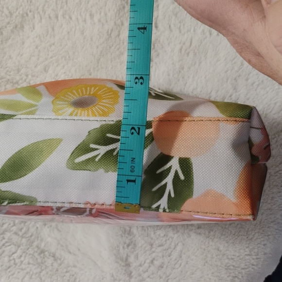 Thirty-One Clip Pouches - Floral Pattern - Picture 10 of 11
